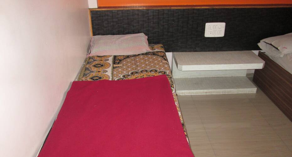 Hotel Sai Shyam, Shirdi 2
